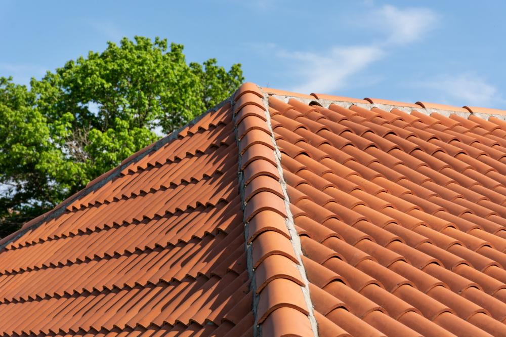 Réparation et rénovation de votre couverture après sinistre